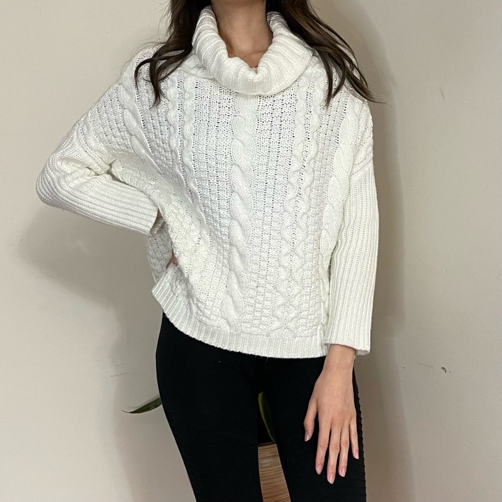 White roll-neck knit chunky sweater, size Small